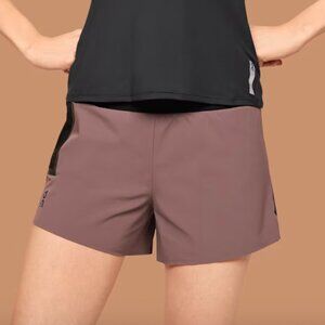 On Running Ultra Shorts in Grape / Black